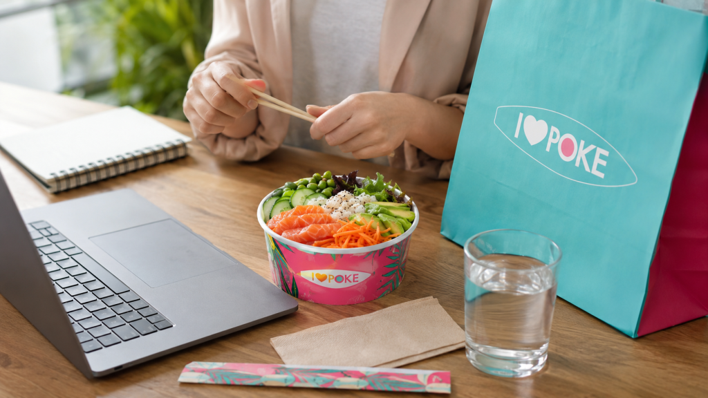 Healthy eating at lunch: why poke can be a practical choice