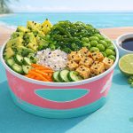 Poke bowl vegana con tofu ed edamame